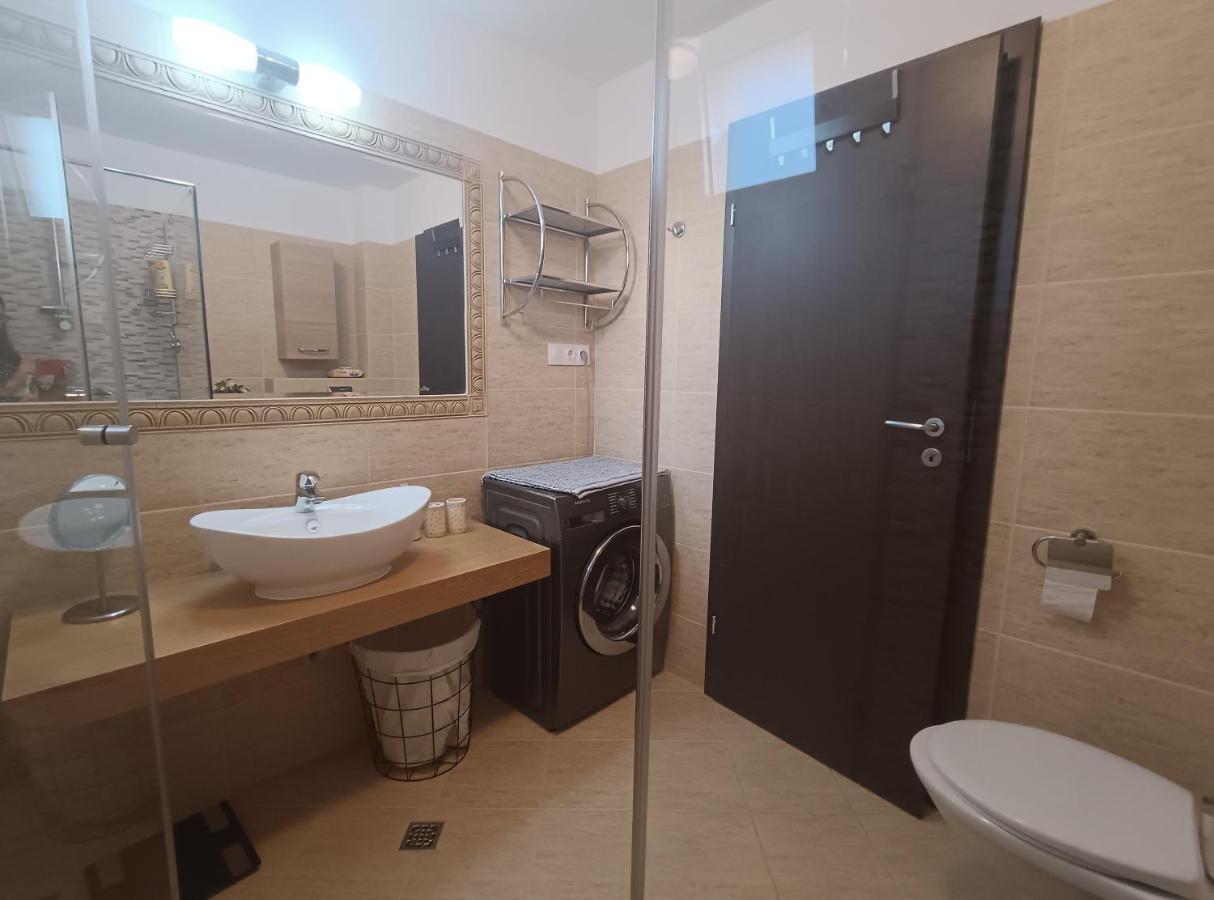 Criss Apartament *
