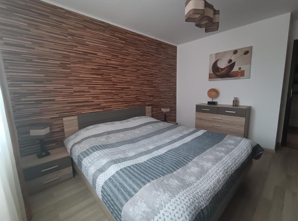 Apartament Criss *
